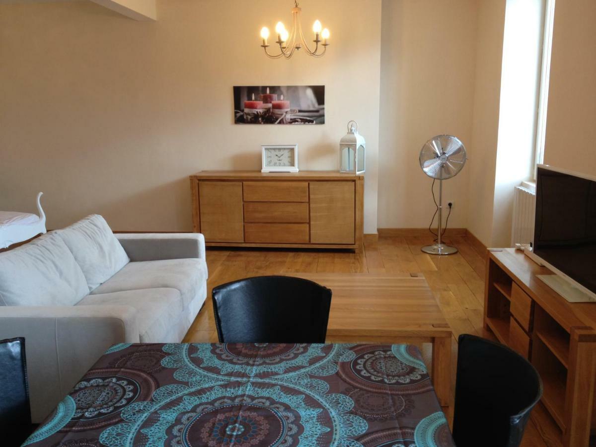 Un Joli Pied A Terre Apartment Montignac-Lascaux Bagian luar foto